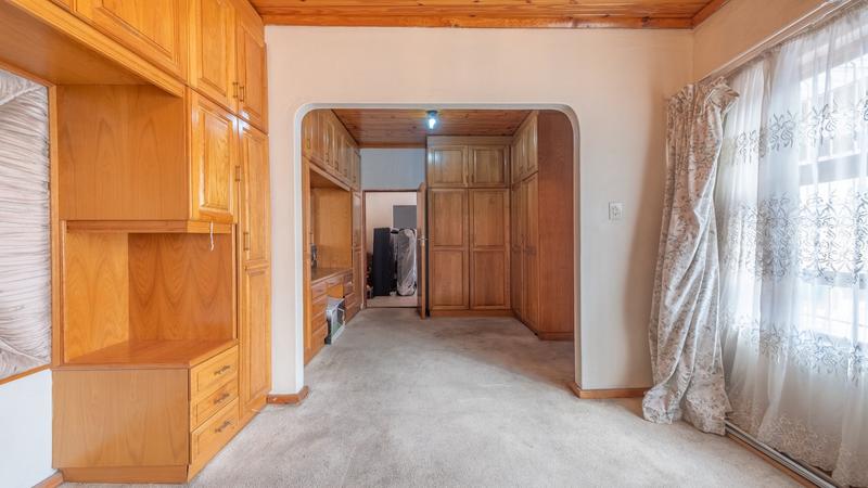 4 Bedroom Property for Sale in Cravenby Western Cape